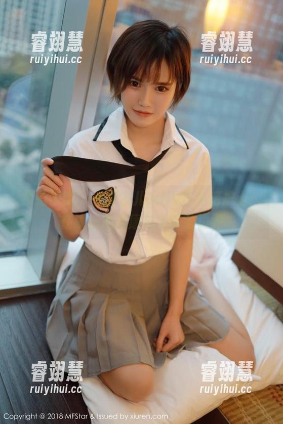 模范学院-小果冻儿jelly 模范学院 - 小果冻儿jelly与高清护士:在线追逐健康与美丽的边界