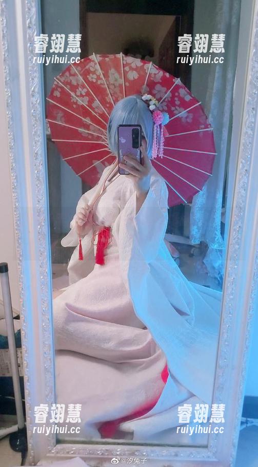 汐兔子 汐兔子毕业祭,图片瞬间点燃我的‘回忆录’,也许我也该出个写真?