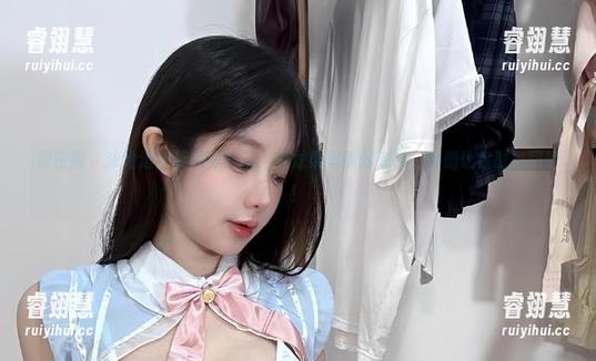 火龙果羊 微密圈 - 泳池边的灵魂摆渡人:火龙果羊原图来袭,图册让你时光回溯!