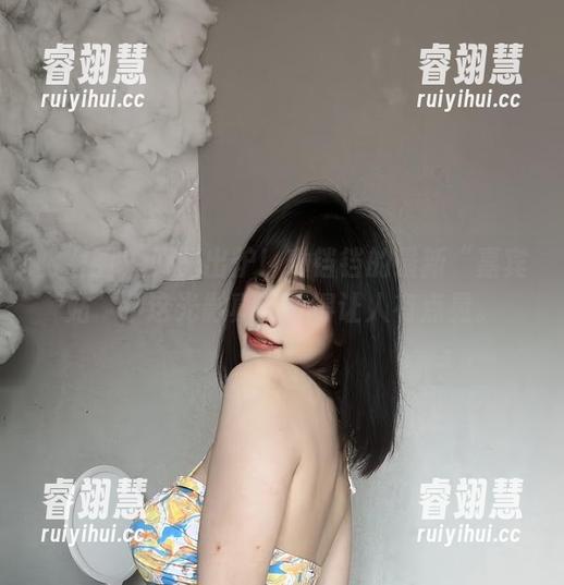 琳铛铛 微密圈 - 原图出炉!琳铛铛的最新“嘉宾贴”,这光影真的美得让人有点晃。