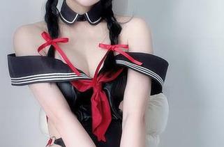 制服的世界，眼酱大魔王w的写真合集，看看你会怦然心动吗？