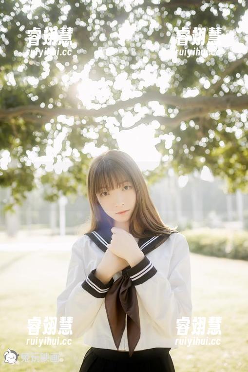 祖木子 这不是广告!是祖木子的高清原图,满满的裸足性感长腿,让你自觉口水直流。
