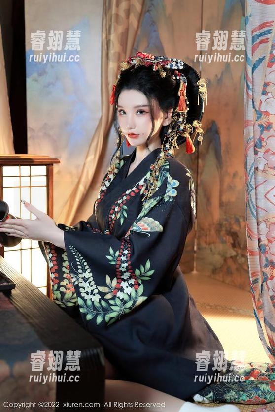 秀人网-Miko酱 秀人网 - Miko酱女王私房图集:一边看一边悔恨自己动手太慢