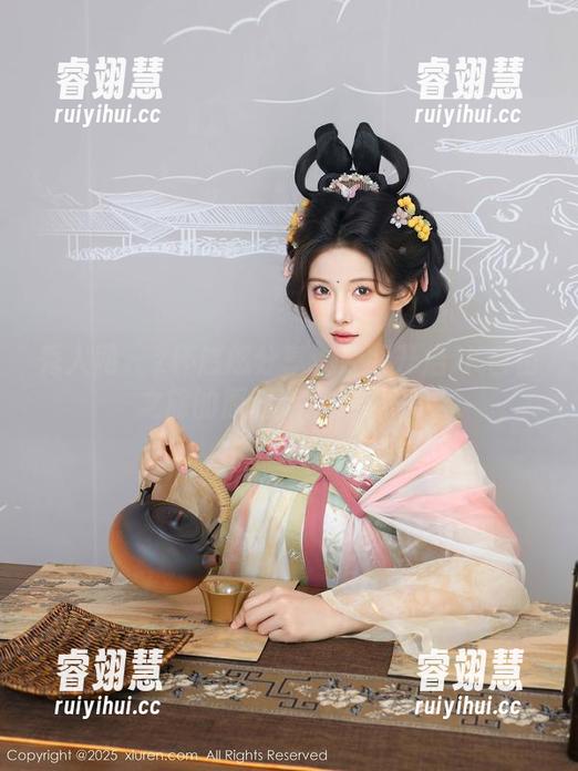 秀人网-z杯悠悠 秀人网 - z杯悠悠分享:大胆开启JK自由之旅的原图免费放送!?