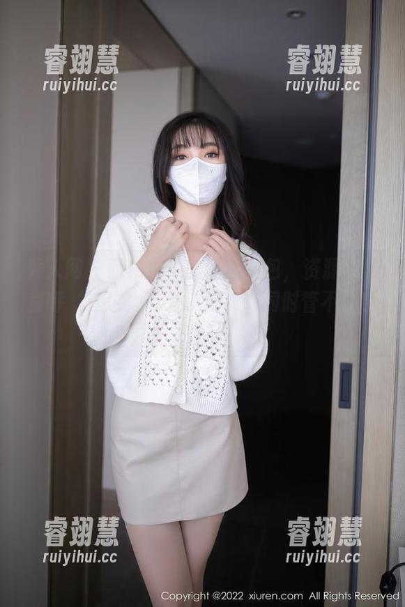 秀人网-西希白兔 秀人网 - 西希白兔的蕾丝图包,资源让你直呼‘这也太可爱了吧!’同时管不住手!