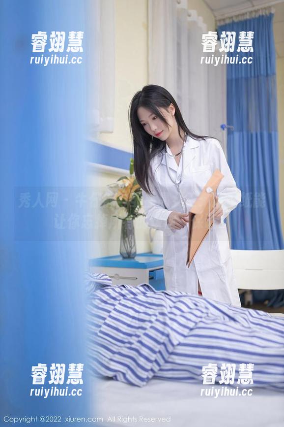 秀人网 - 牛仔裤与邹晶晶女王：这壁纸能让你忘掉所有的烦恼，保证！