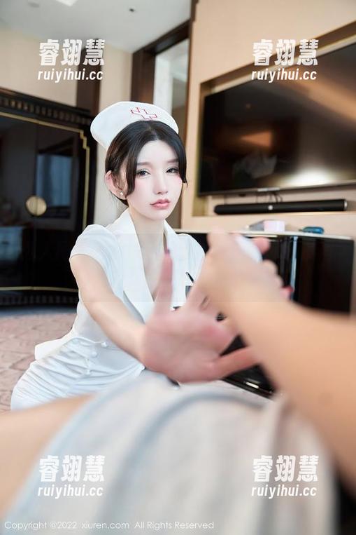 秀人网-鱼子酱fish 秀人网 - 一波黑色浪潮!鱼子酱fish的写真,免费下载给个机会吧!