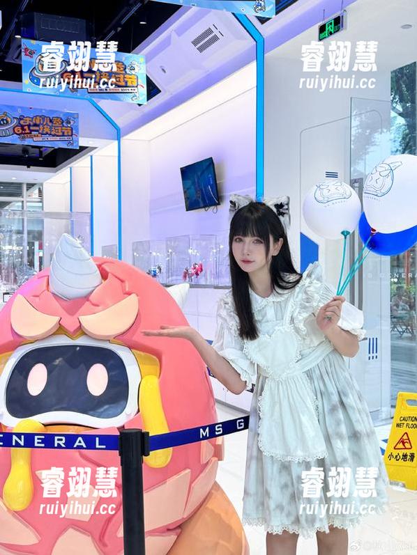 秋山AkI 秋山AkI的日常作品值不值得下载?查看后你再说!