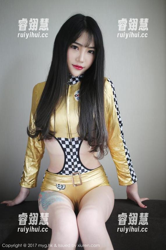 美媛馆-李李七七喜喜 美媛馆 - 李李七七喜喜私房体操服图集:这光影间的微妙,真是让人心痒啊!