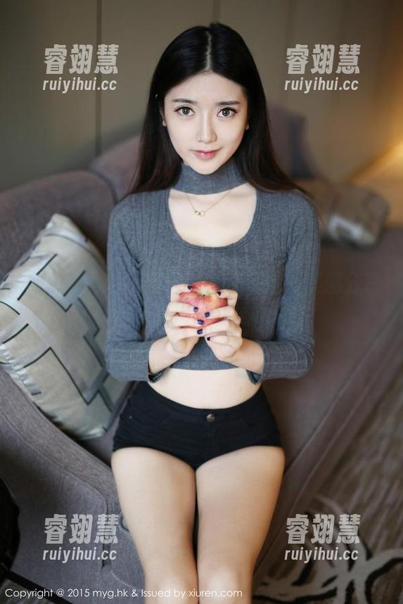 美媛馆-许诺Sabrina 美媛馆 - 让许诺Sabrina的毛衣美图分享,让你在寒冷中心里暖洋洋!