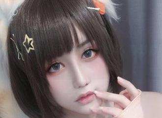 从浴缸里探出头来的芊川一笑MNK：奇妙套图带你游泳