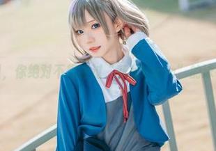 免费美图，你绝对不想错过“花柒Hana”的泳衣魅力！