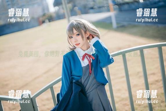 免费美图，你绝对不想错过“花柒Hana”的泳衣魅力！