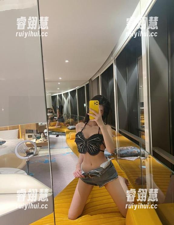 微密圈 - 一起来看葛征的牛仔辣妹美图，绝对让你眼前一亮的作品！