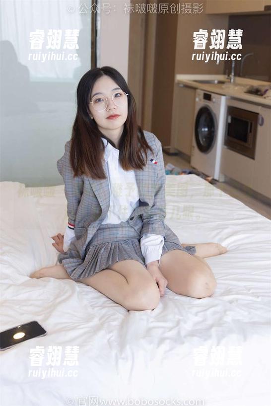袜啵啵-稚予 袜啵啵 - 更新!稚予的新美图,那个白丝让人忍不住想多看几眼。