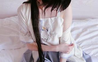 看！西尔酱和她的校服白丝原图，青春像气泡一样，让人怀念！