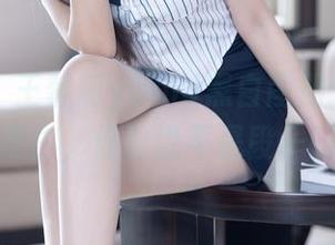 语画界 - 王馨瑶yanni黑白图册：唉，这种黑白，你敢说不是段子吗？