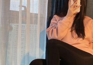 微密圈 - 从软妹小九九的体操服写真，感受一下那份运动与优雅的融合！