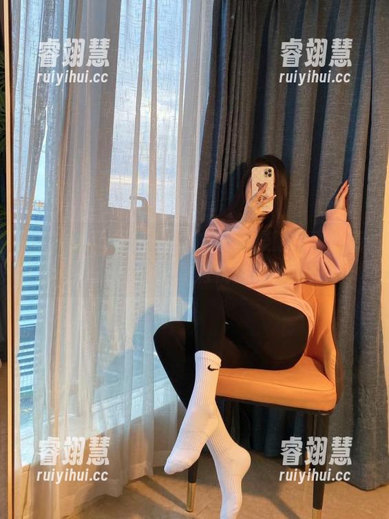 软妹小九九 微密圈 - 从软妹小九九的体操服写真,感受一下那份运动与优雅的融合!