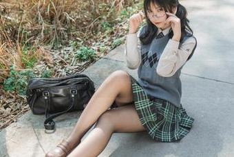 逐月Su秘书的原图心事：套图中的每个呼吸都很真实