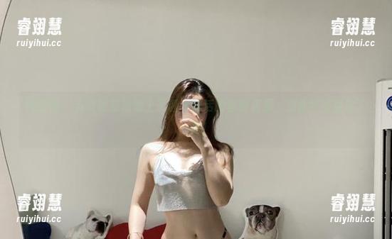 微密圈 - 当铁锤姐姐遇上圣诞，鲜活的套图资源，准备好被甜宠了一把！