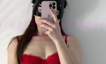 微密圈 - 谁说资源只有酷炫？铁锤姐姐在线带你嗨翻红色兔妹！