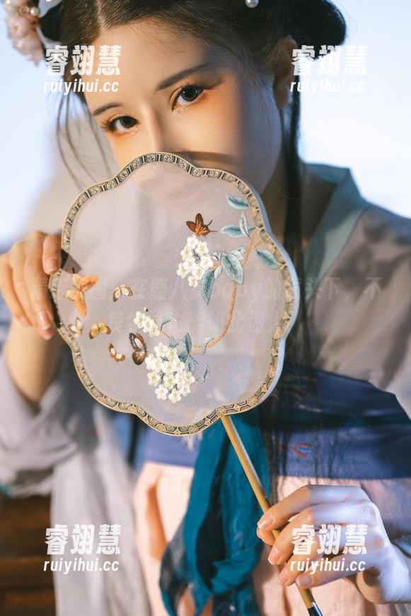 精选美图：在鹿八岁baby的镜头下，不良学妹也能如此迷人！