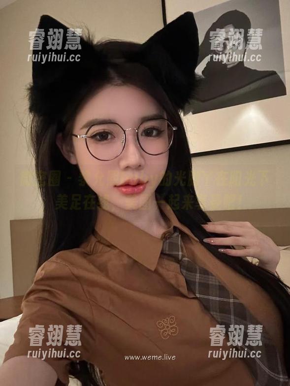 微密圈 - 黎允熙baby的光脚丫在阳光下，美足在线，美图一起来享受吧！